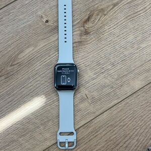 Apple Watch 44mm series 5. GPS. Silver